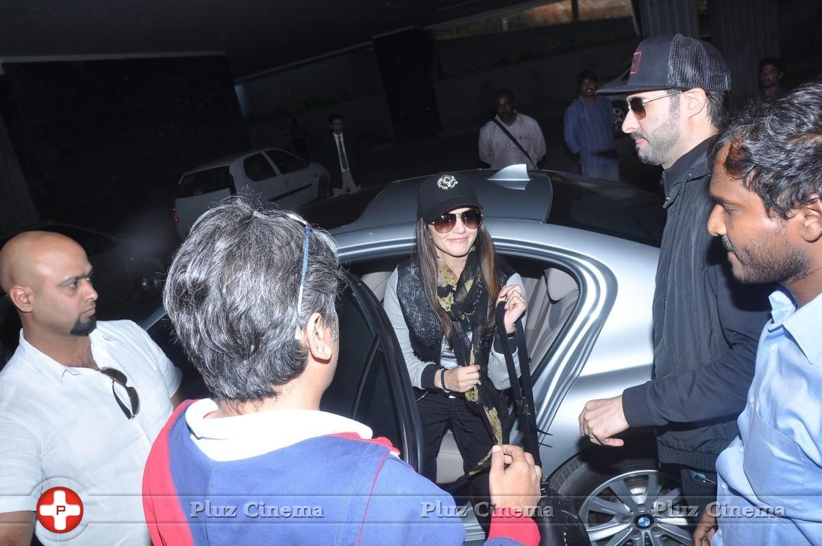Sunny Leone - Sunny Leone Arrived Hyderabad for New Year Bash Stills | Picture 923848