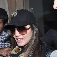 Sunny Leone - Sunny Leone Arrived Hyderabad for New Year Bash Stills | Picture 923883