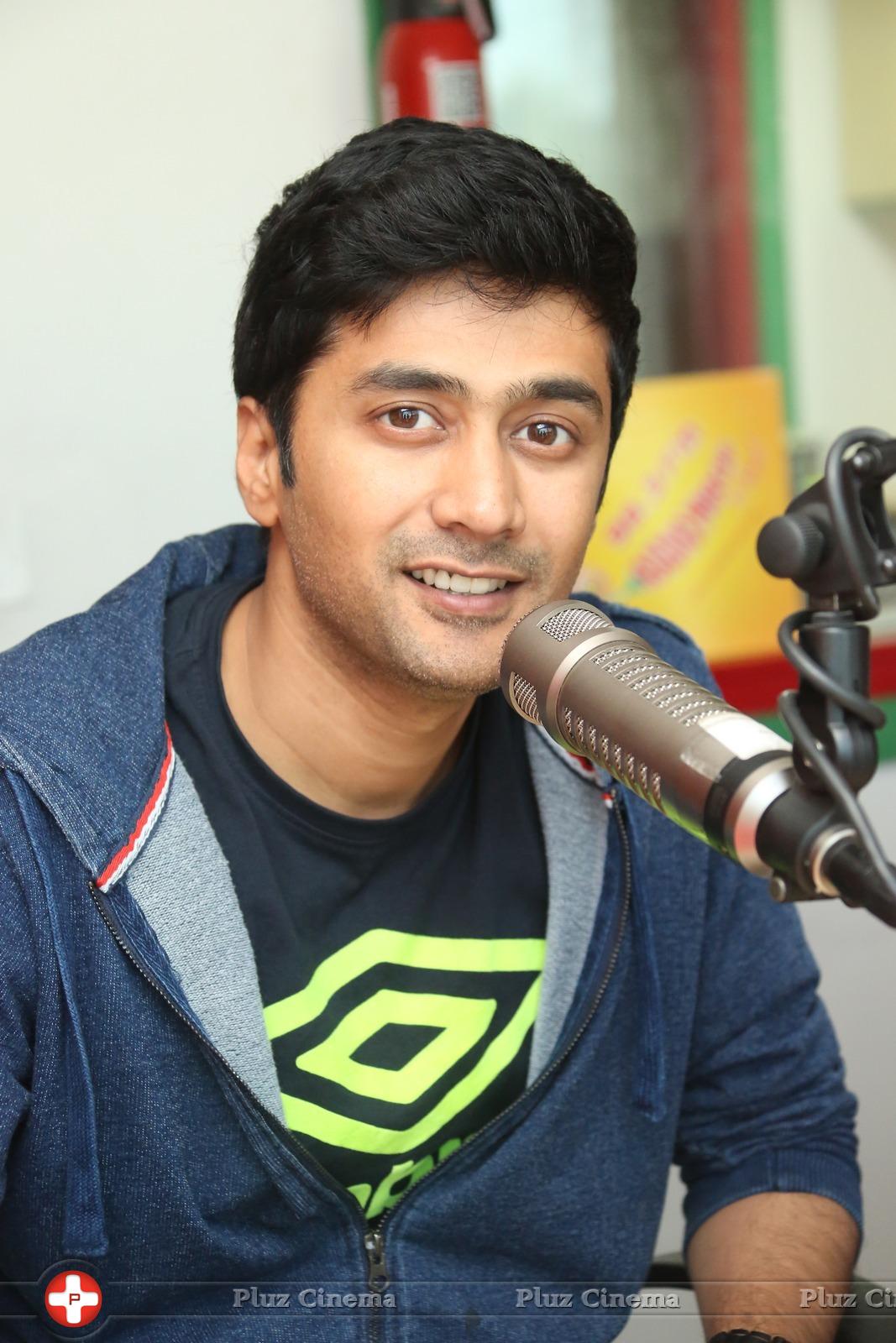 Rahul Ravindran - Hyderabad Love Story Team at Radio Mirchi Photos | Picture 929929