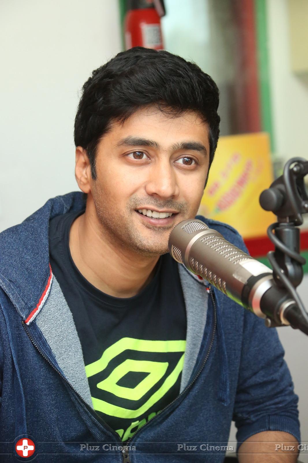 Rahul Ravindran - Hyderabad Love Story Team at Radio Mirchi Photos | Picture 929930