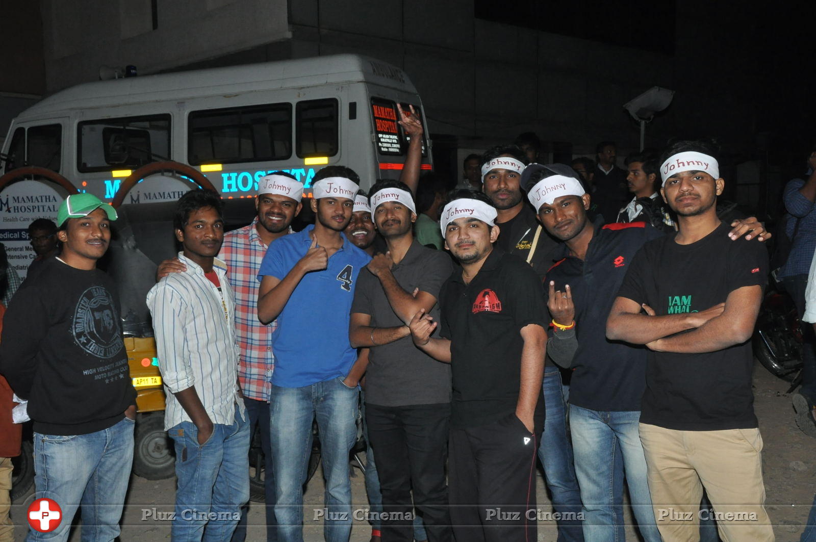 Gopala Gopala Special Show at Shiva Parvathi Theater Stills | Picture 930433