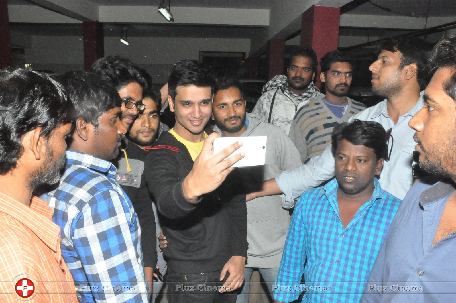 Gopala Gopala Special Show at Shiva Parvathi Theater Stills | Picture 930661