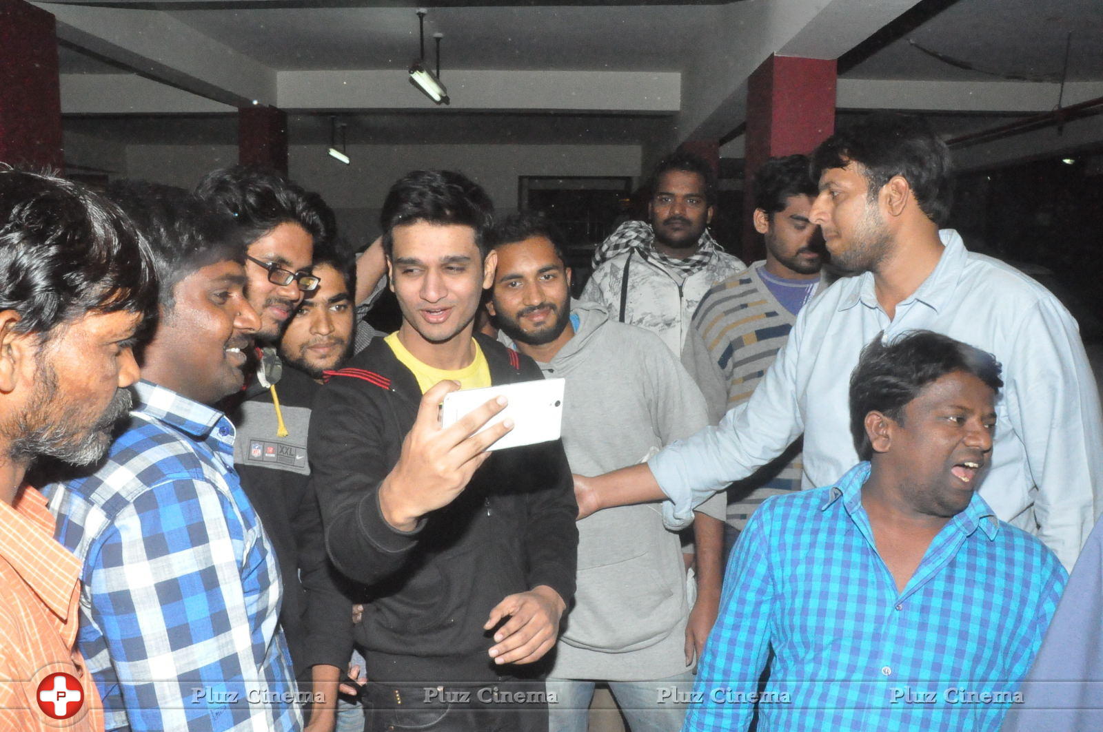 Gopala Gopala Special Show at Shiva Parvathi Theater Stills | Picture 930663