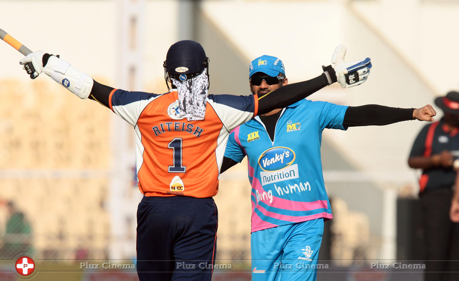 CCL 5 Mumbai Heroes Vs Veer Marathi Match Stills | Picture 932370