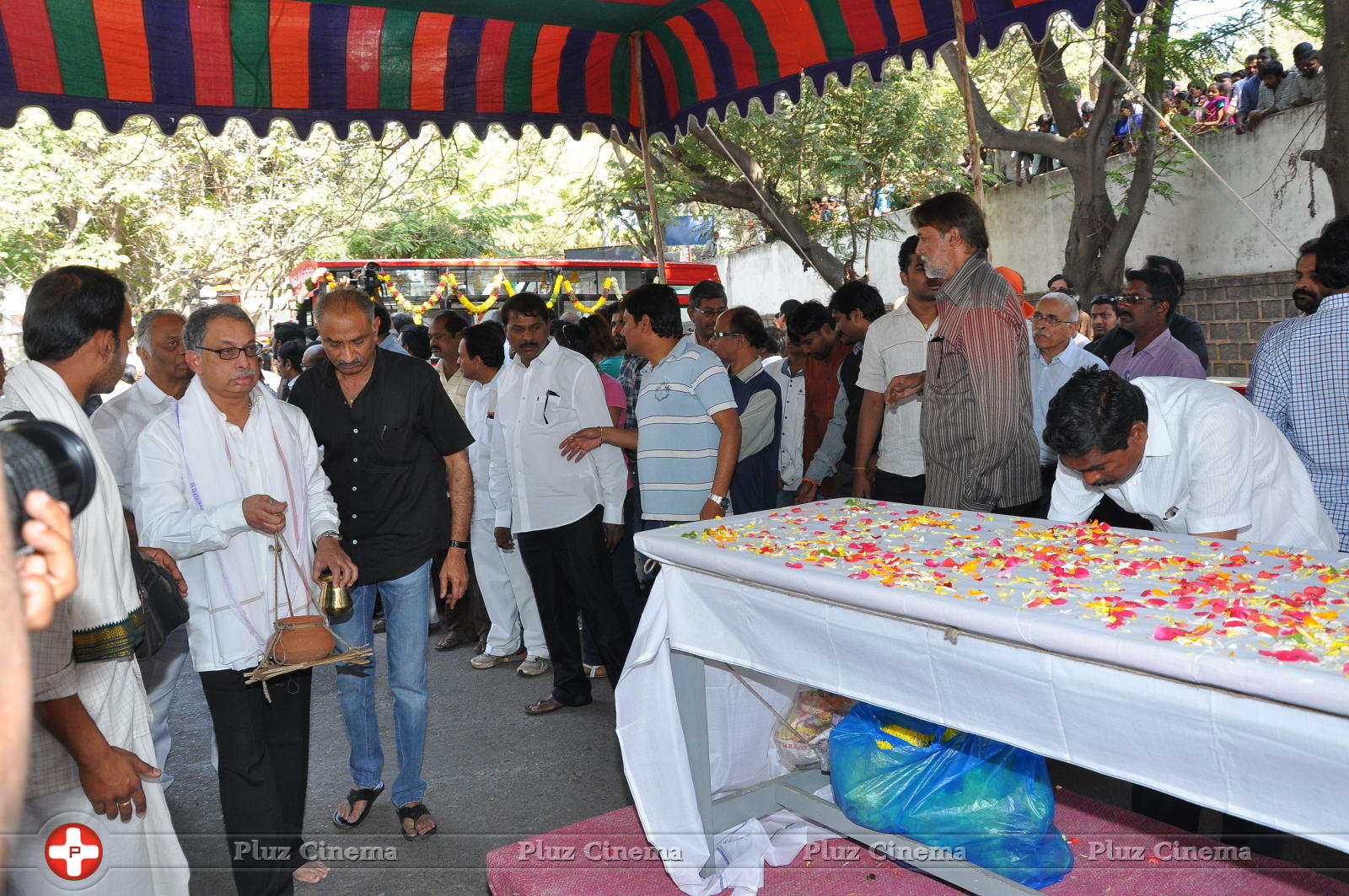 Celebs Pays Condolences to VB Rajendra Prasad Photos | Picture 934540
