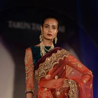 Lisa Haydon walks for Tarun Tahiliani Azva show in Hyderabad | Picture 936157
