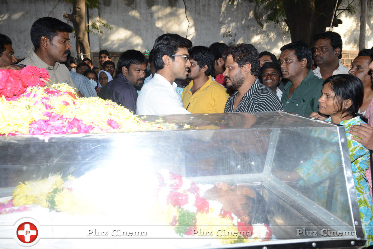 Ram Charan Teja - Celebs Pays Condolences to MS Narayana Photos | Picture 941929