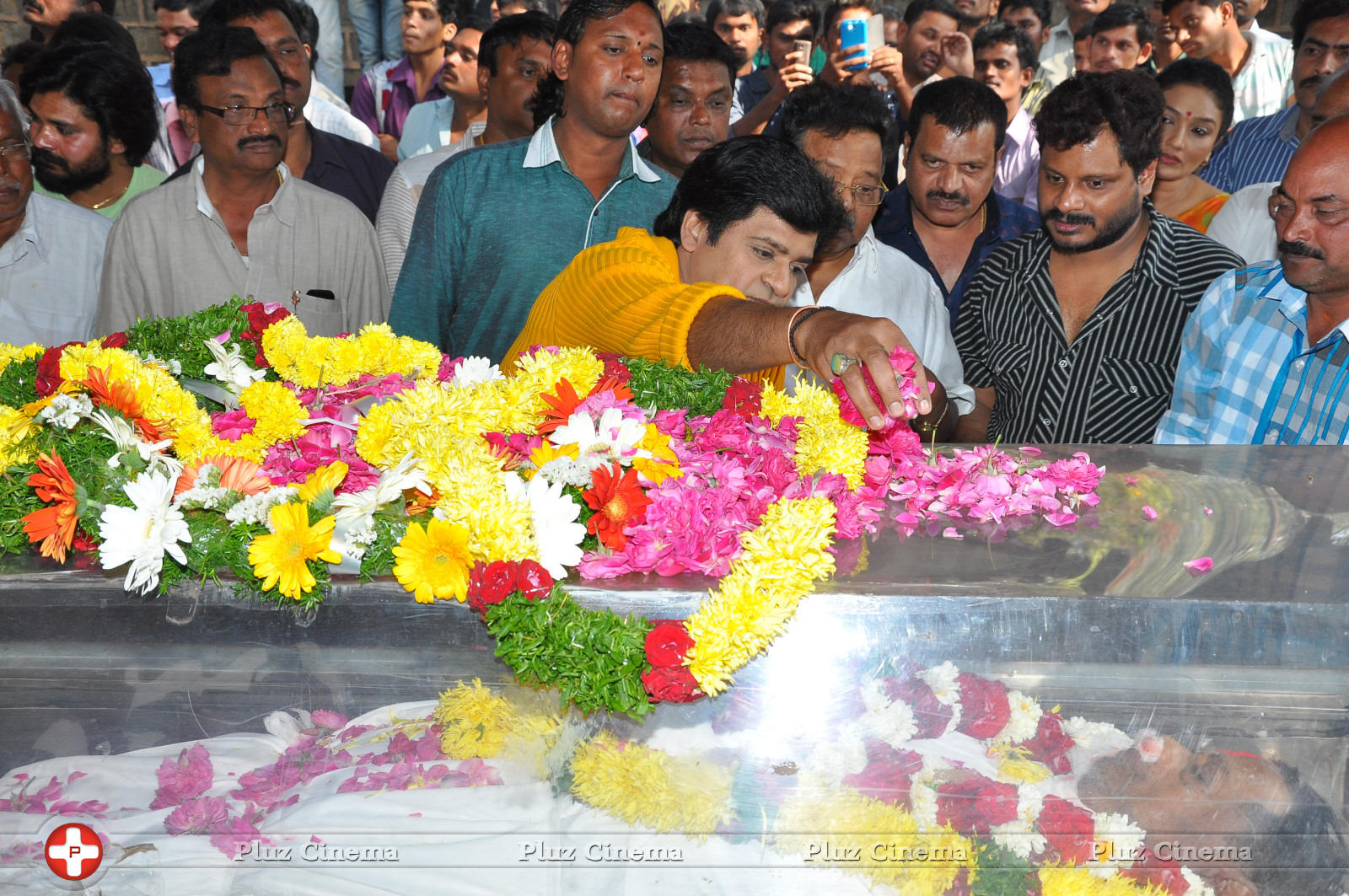 Ali - Celebs Pays Condolences to MS Narayana Photos | Picture 942735