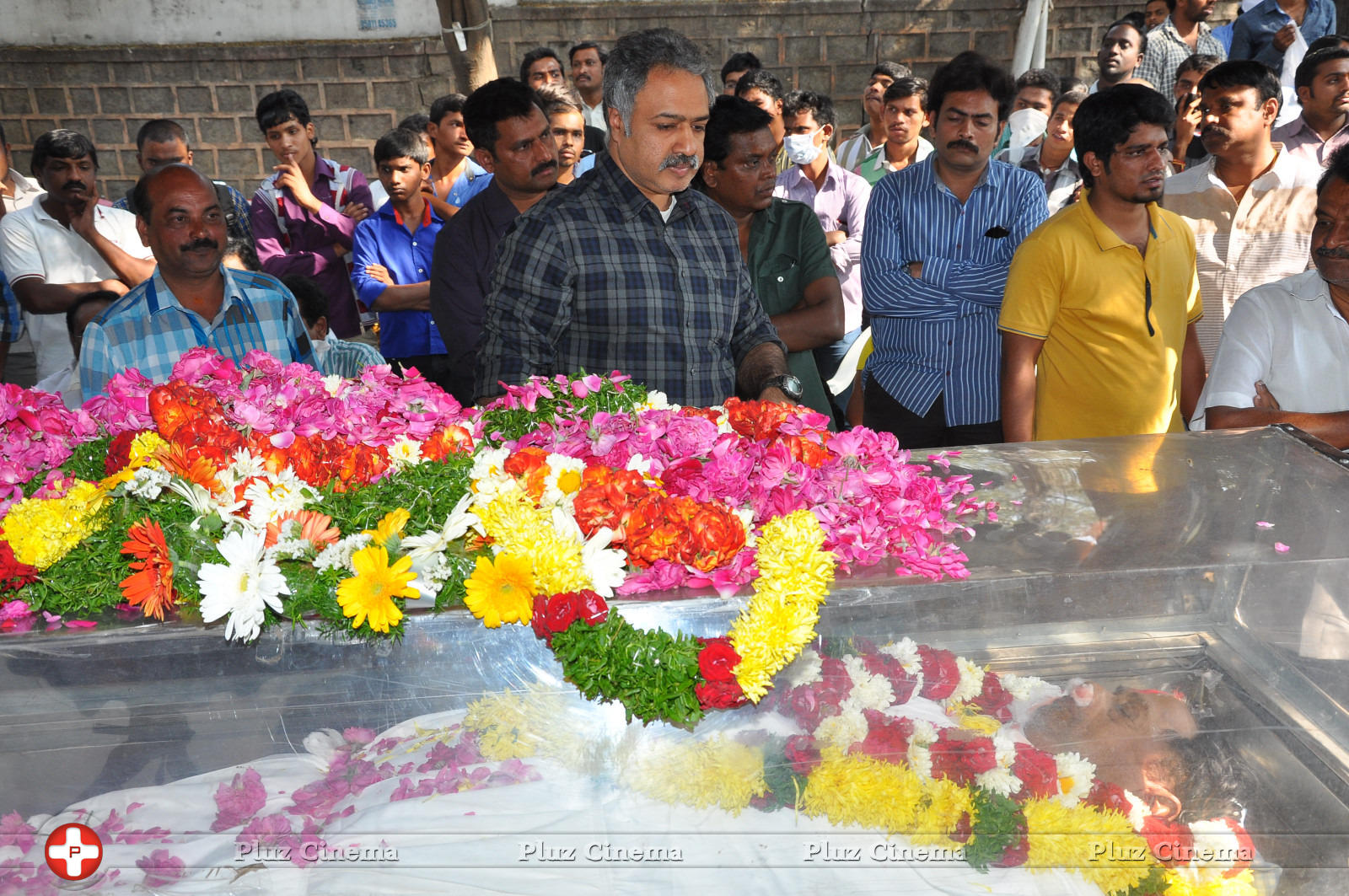 KL Damodar Prasad - Celebs Pays Condolences to MS Narayana Photos | Picture 942795