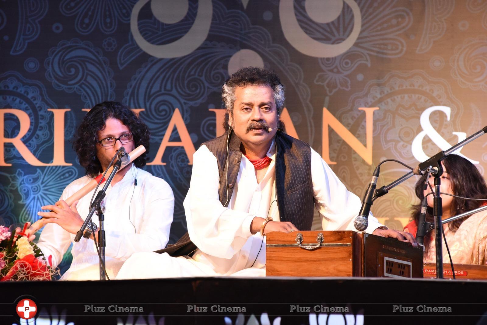 Hariharan - Hariharan and Ustad Zakir Hussain Music Concert Photos | Picture 944535