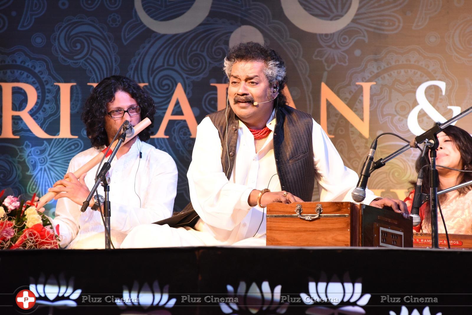Hariharan - Hariharan and Ustad Zakir Hussain Music Concert Photos | Picture 944536