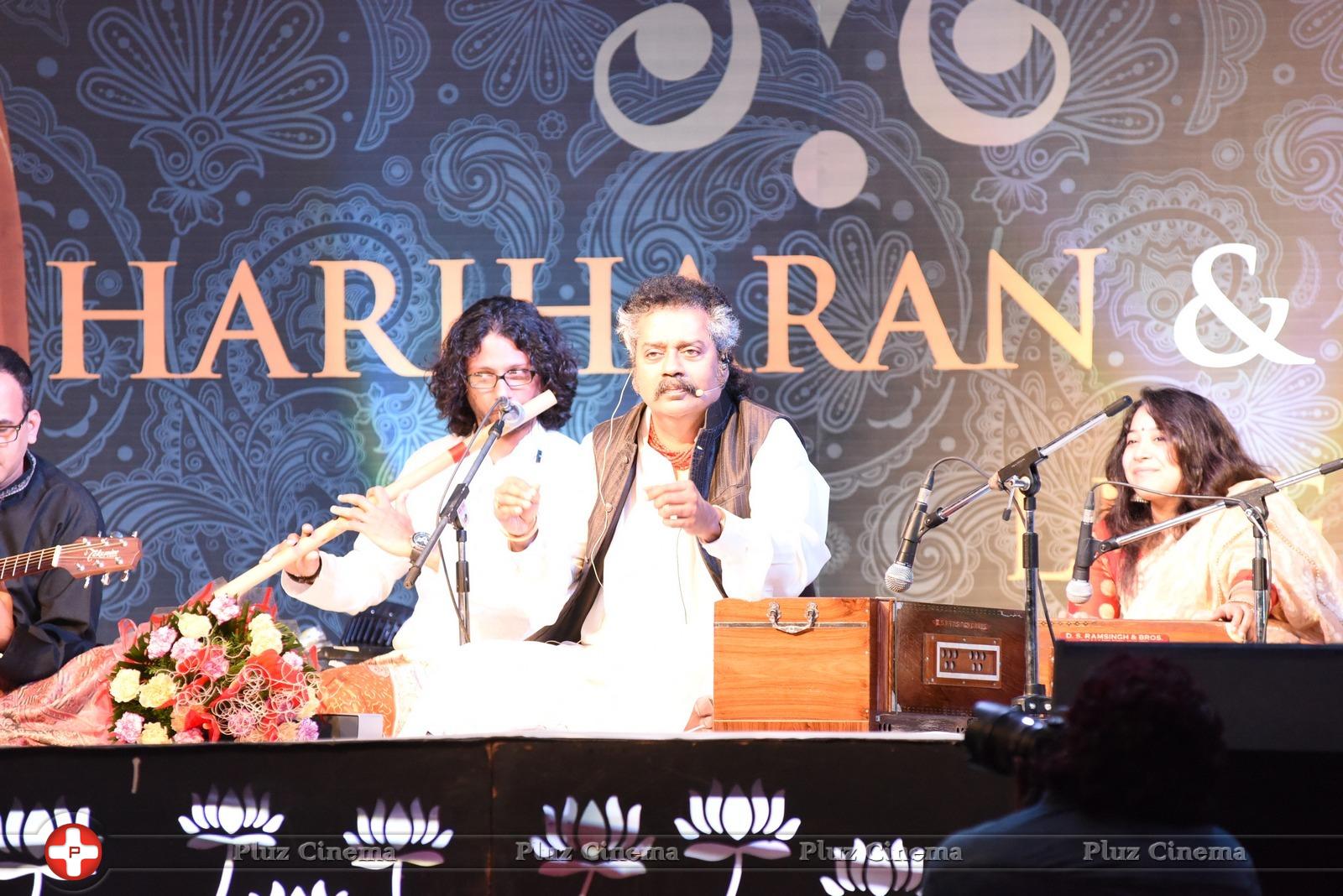 Hariharan - Hariharan and Ustad Zakir Hussain Music Concert Photos | Picture 944600