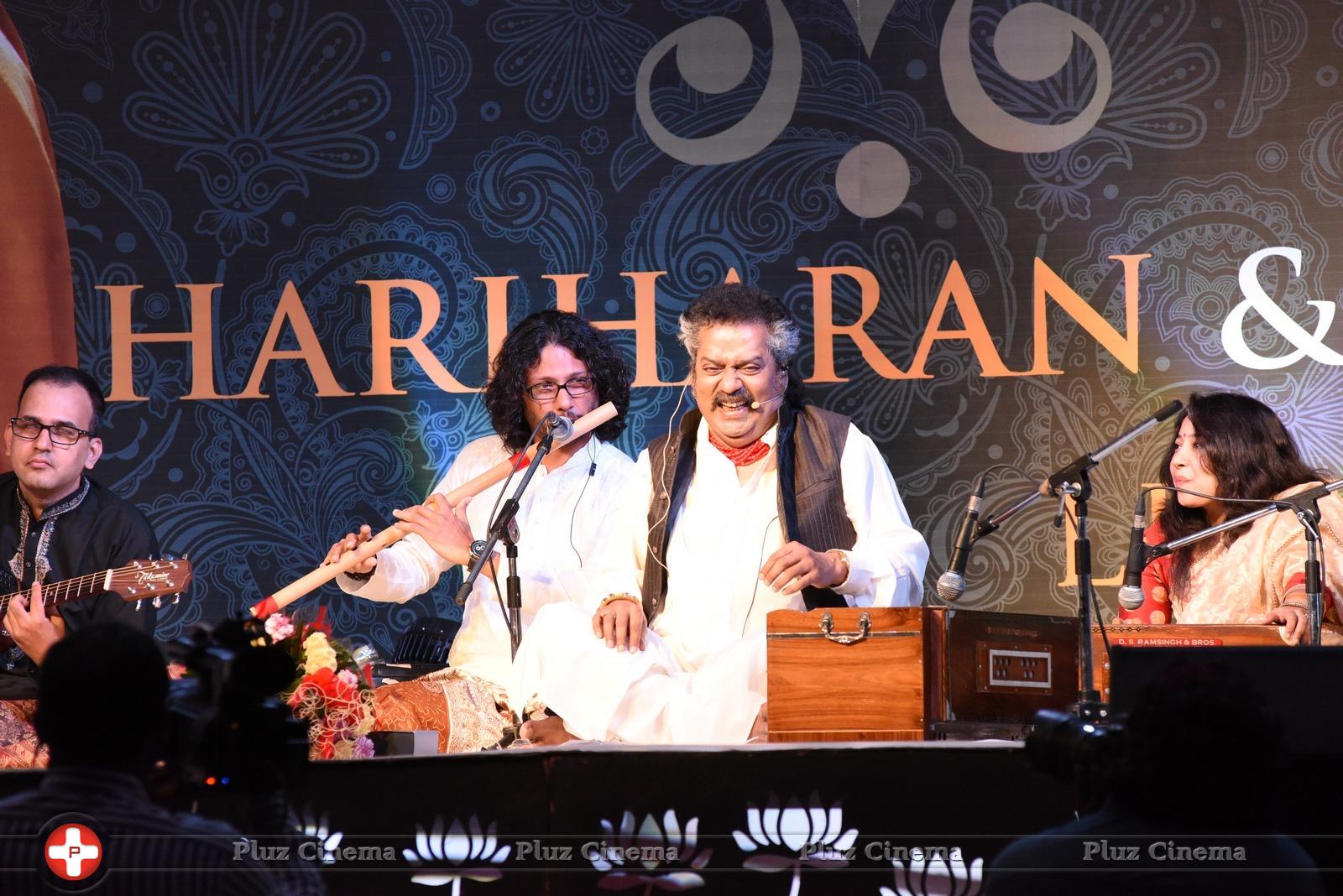 Hariharan - Hariharan and Ustad Zakir Hussain Music Concert Photos | Picture 944601