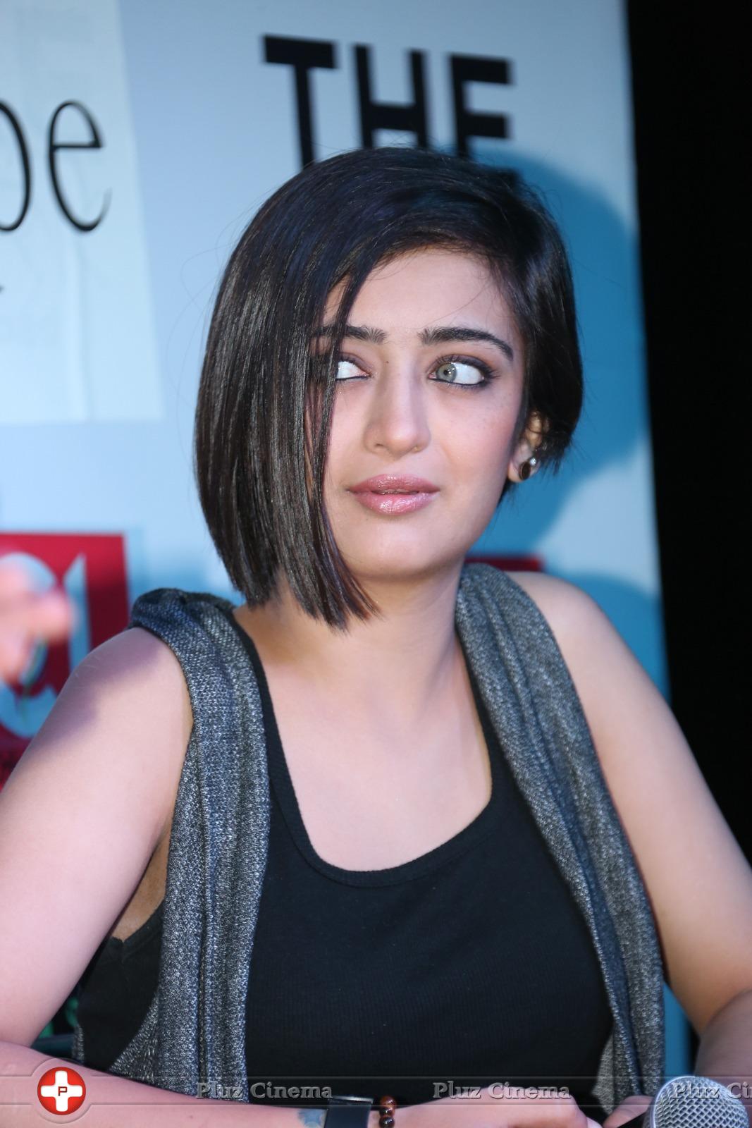 Akshara Haasan at Shamitabh Movie Press Meet Photos | Picture 952169