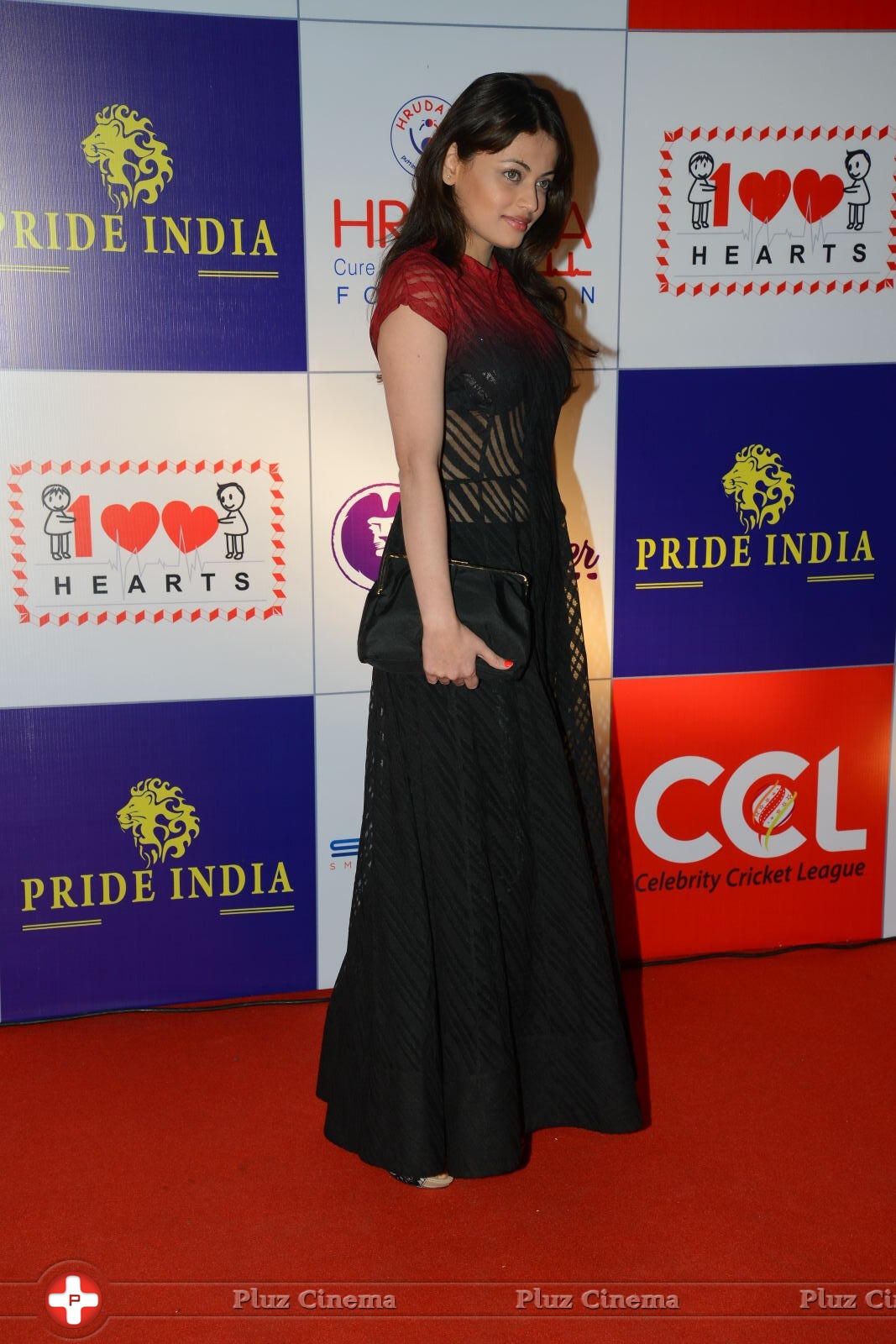 Sneha Ullal at 100 Hearts Red Carpet by CCL Photos | Picture 951131