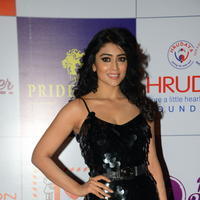 Shriya Saran at 100 Hearts Red Carpet by CCL Photos | Picture 951265