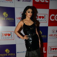 Shriya Saran at 100 Hearts Red Carpet by CCL Photos | Picture 951290