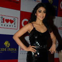 Shriya Saran at 100 Hearts Red Carpet by CCL Photos | Picture 951302