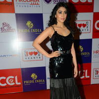 Shriya Saran at 100 Hearts Red Carpet by CCL Photos | Picture 951307