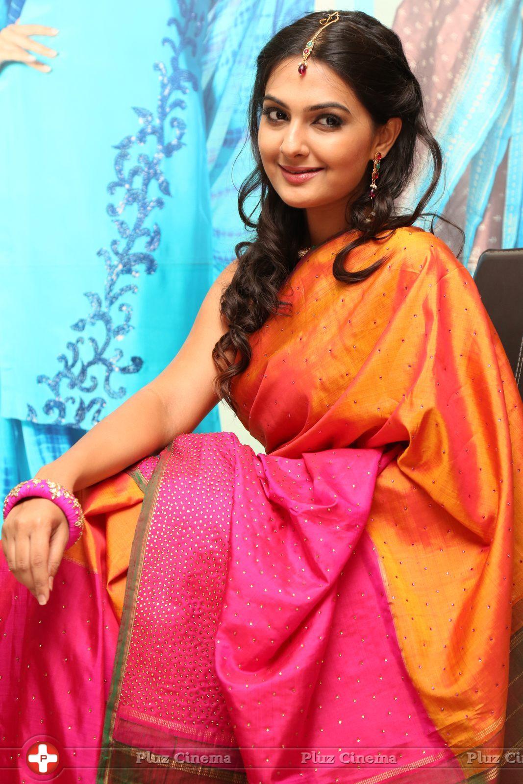 Neha Deshpande at 10th Year Celebrations of Sakhi Fashions Stills | Picture 1057660