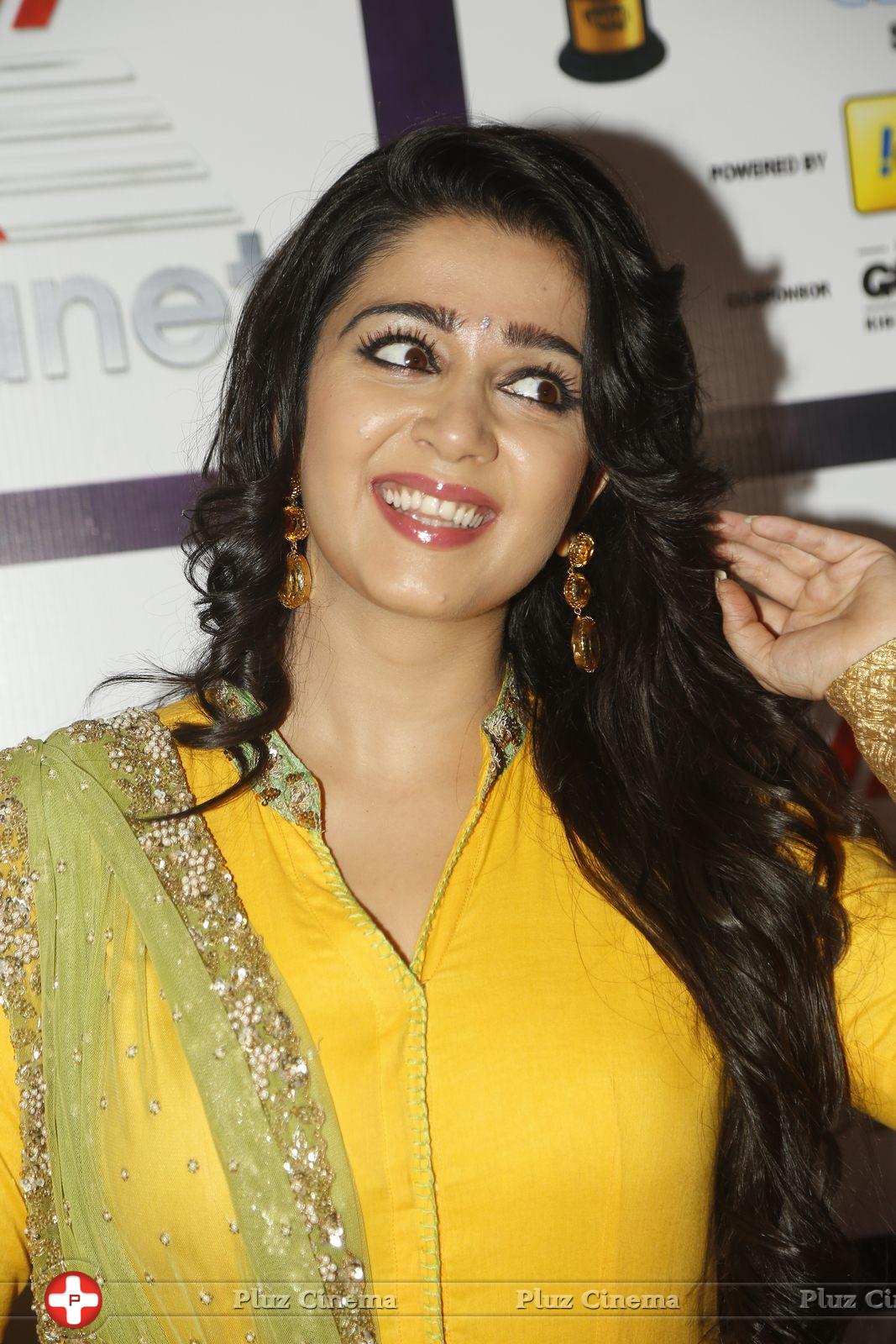 Charmi Kaur at Mirchi Music Awards 2014 Stills | Picture 1072577