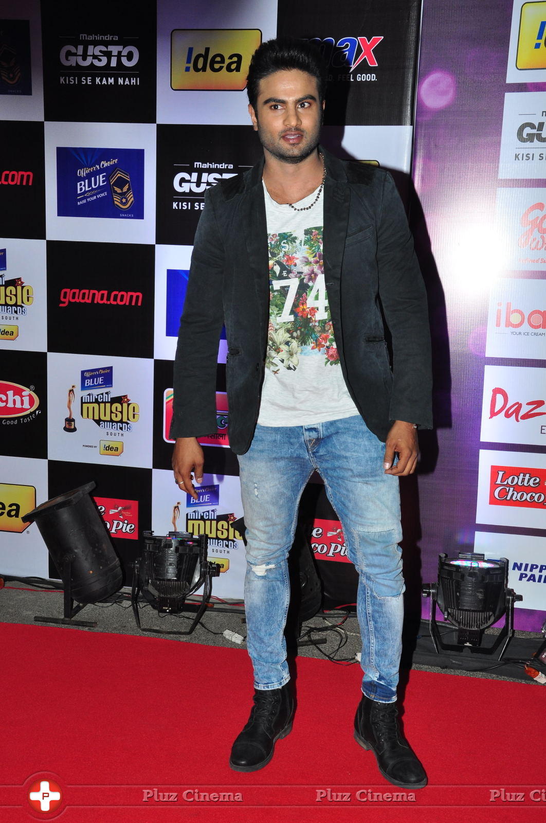 Sudheer Babu - Celebs at Mirchi Music Awards 2014 Stills | Picture 1072312