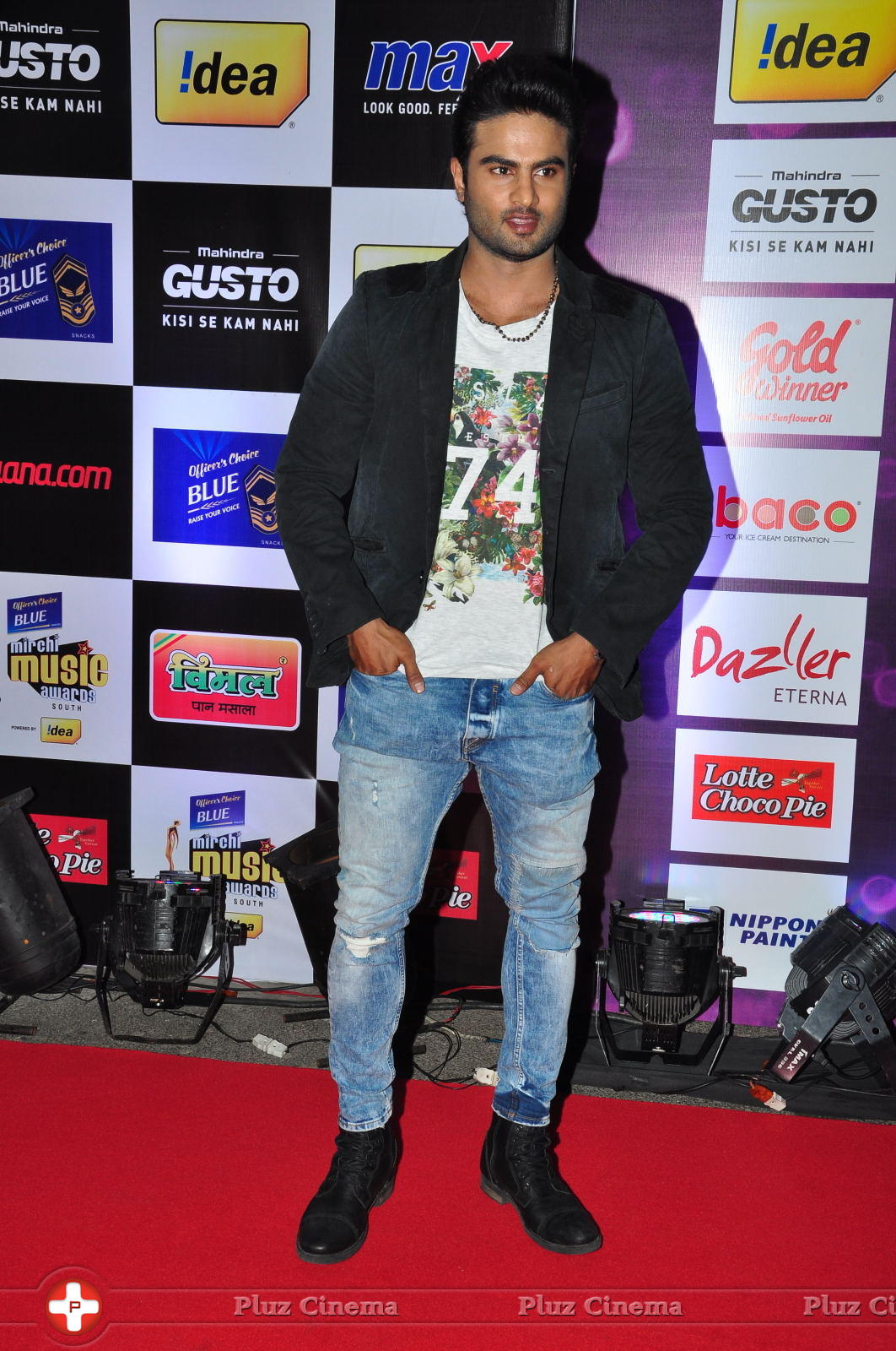 Sudheer Babu - Celebs at Mirchi Music Awards 2014 Stills | Picture 1072316
