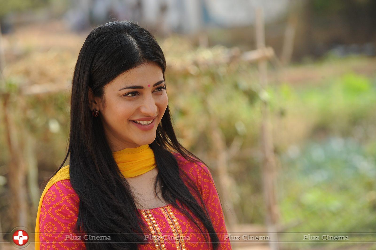 Shruti Haasan - Srimanthudu Movie New Gallery | Picture 1078301