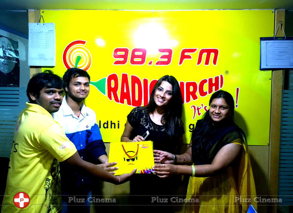 Where is Vidyabalan Movie team at Radio Mirchi Photos | Picture 1052719