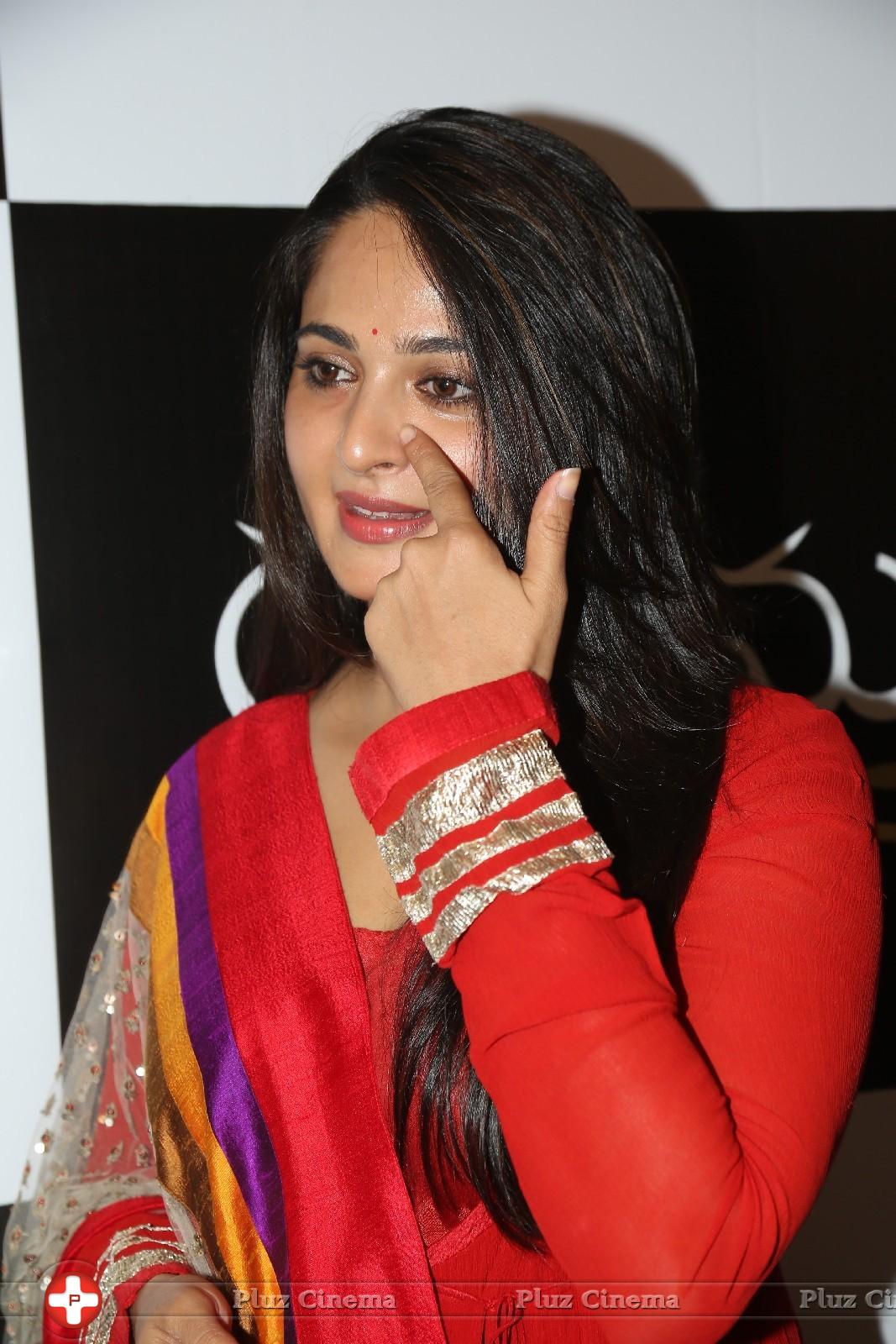 Anushka Shetty at Rudramadevi Movie Trailer Launch Photos | Picture 977410