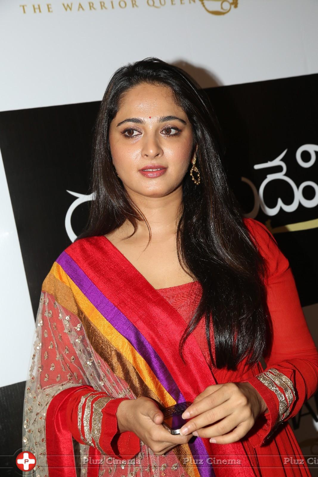 Anushka Shetty at Rudramadevi Movie Trailer Launch Photos | Picture 977423