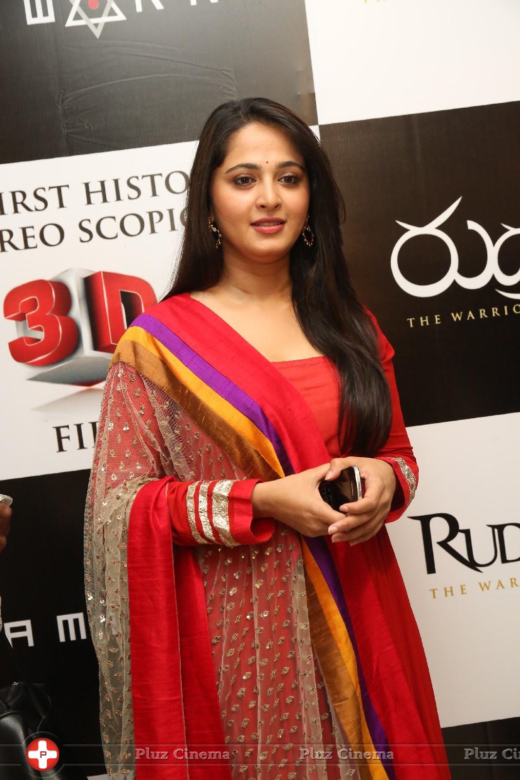 Anushka Shetty at Rudramadevi Movie Trailer Launch Photos | Picture 977449