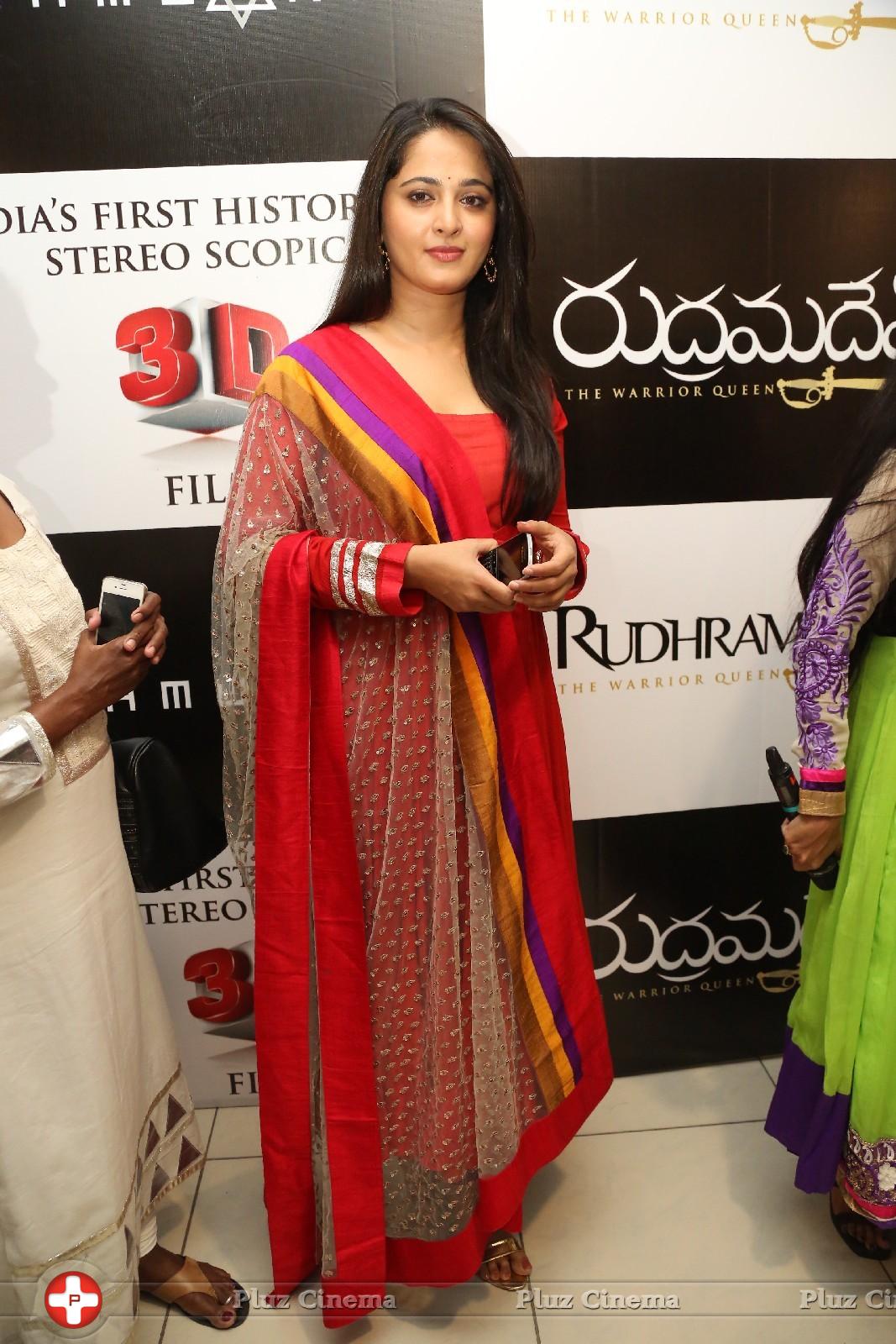 Anushka Shetty at Rudramadevi Movie Trailer Launch Photos | Picture 977450