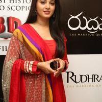 Anushka Shetty at Rudramadevi Movie Trailer Launch Photos | Picture 977448