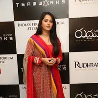 Anushka Shetty - Rudramadevi Movie Trailer Launch Stills | Picture 977151