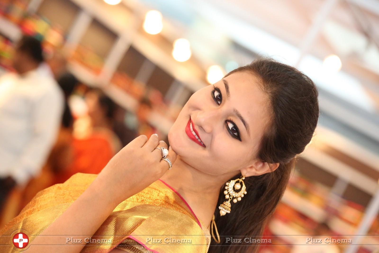 Nilofer at VRK Silks Bridal Expo Launch Photos | Picture 980629
