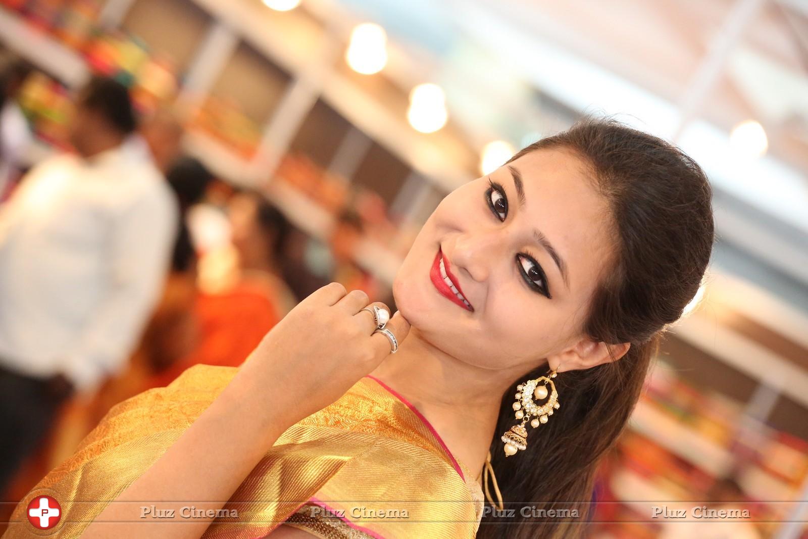 Nilofer at VRK Silks Bridal Expo Launch Photos | Picture 980630
