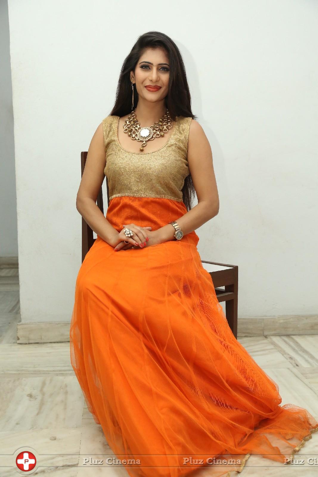 Neha Saxena Latest Gallery | Picture 983275