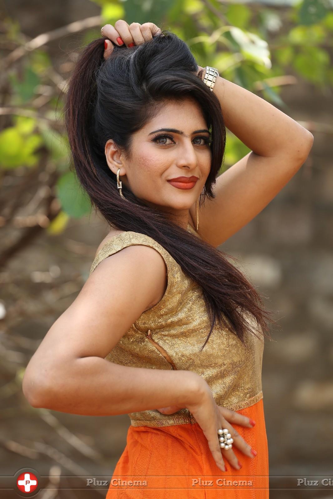 Neha Saxena Latest Gallery | Picture 983312