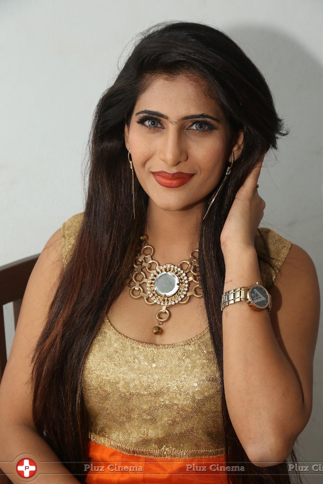 Neha Saxena Latest Gallery | Picture 983330