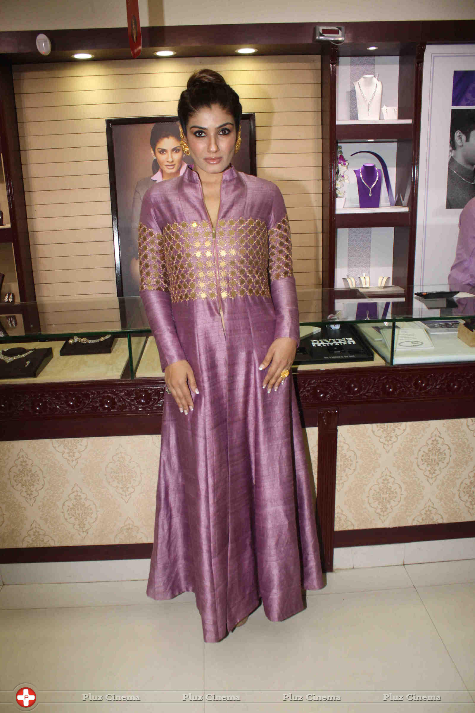 Raveena Tandon Visits P.N. Gadgil Jewellers Store Stills | Picture 1152532