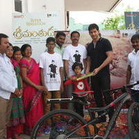 Mahesh Babu Presents Srimanthudu Cycle to Contest Winner Photos | Picture 1161496