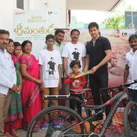 Mahesh Babu Presents Srimanthudu Cycle to Contest Winner Photos | Picture 1161498