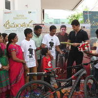 Mahesh Babu Presents Srimanthudu Cycle to Contest Winner Photos | Picture 1161512