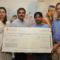Srimanthudu Team donates 10 Lakhs to Basavatarakam Trust and 5 lakhs to Heal a Child Foundation Photos | Picture 1162003