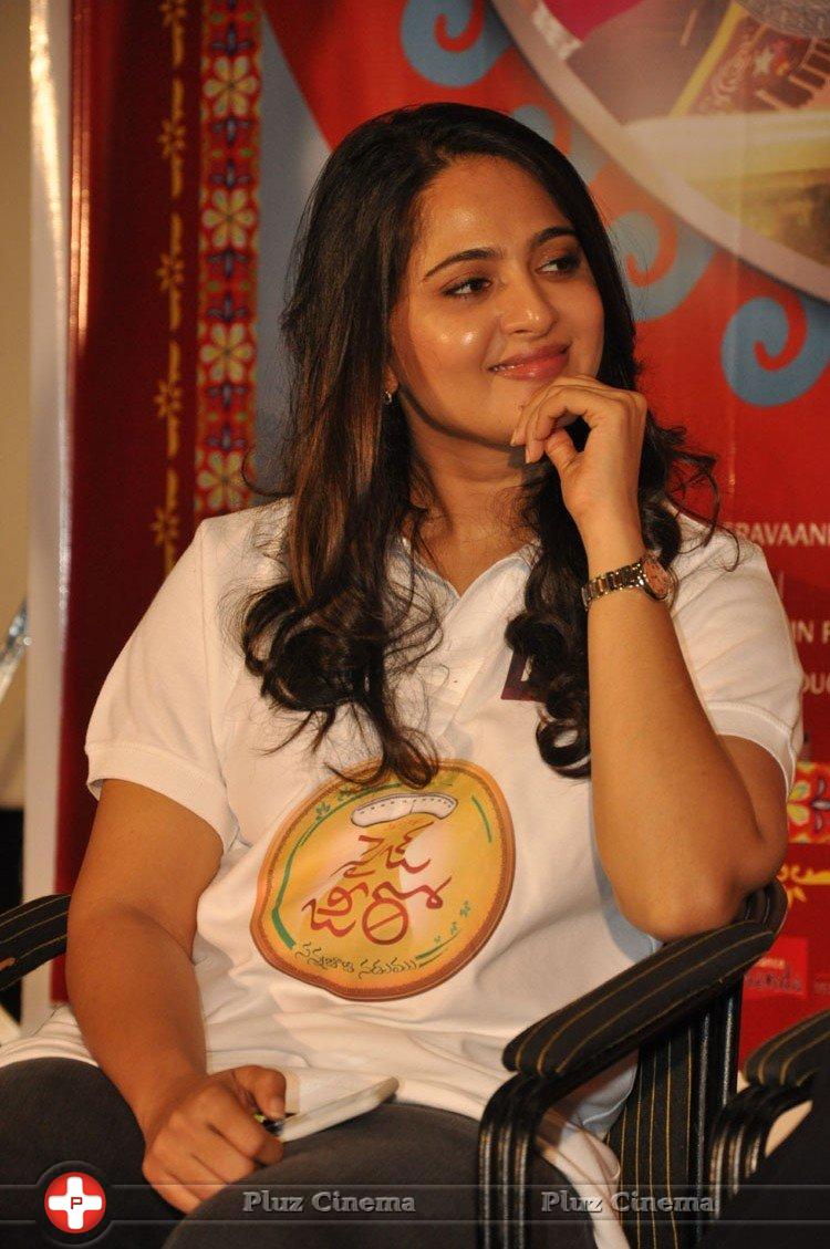 Anushka Shetty at Size Zero Movie 1 KG Gold Contest Press Meet Photos | Picture 1166036
