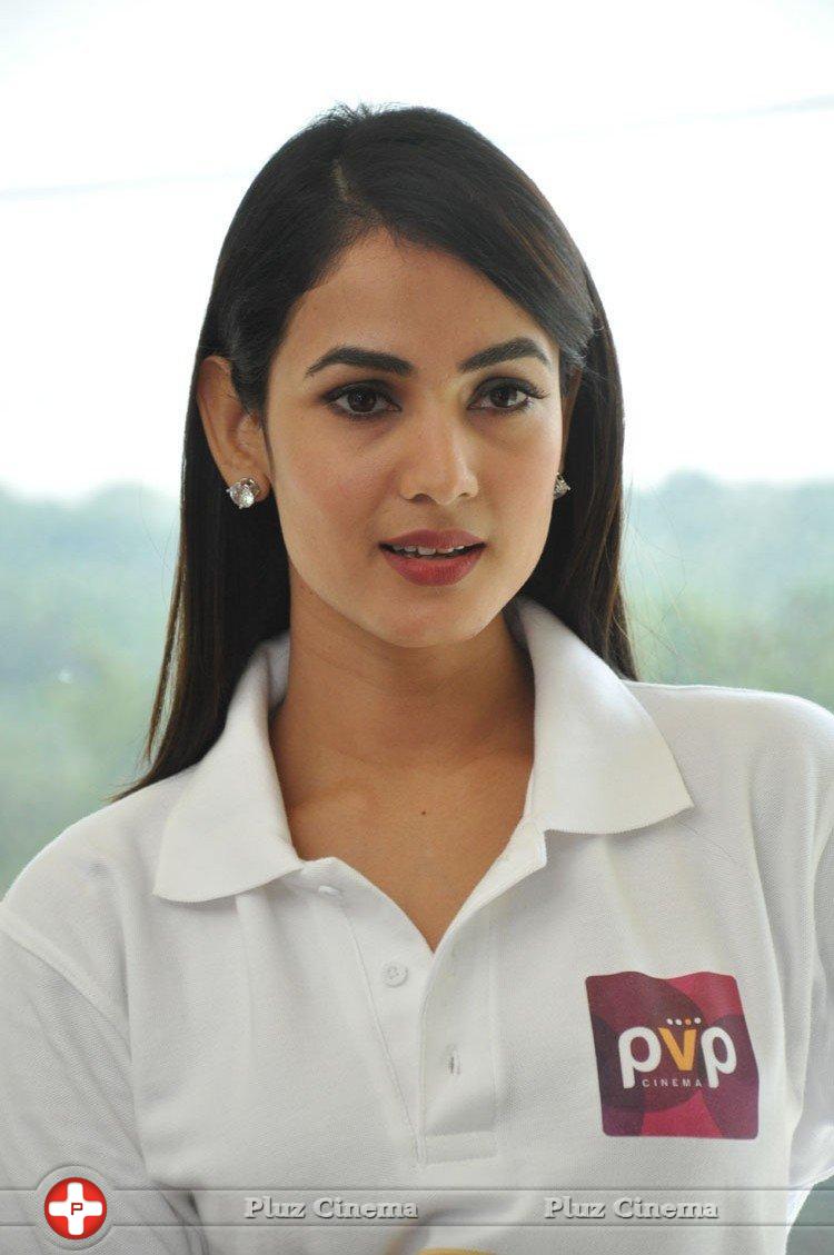 Sonal Chauhan Cute Gallery | Picture 1168182