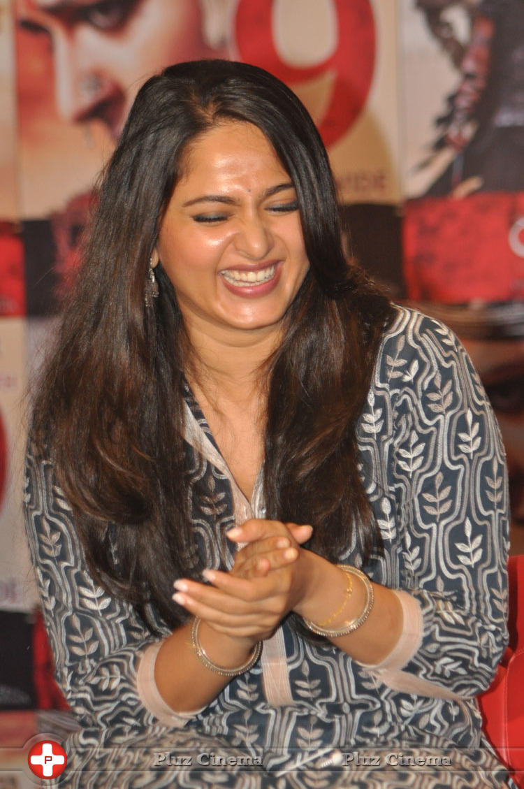 Anushka Shetty at Rudramadevi Movie Press Meet Photos | Picture 1130349