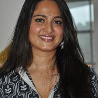 Anushka Shetty at Rudramadevi Movie Press Meet Photos | Picture 1130285
