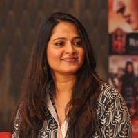 Anushka Shetty at Rudramadevi Movie Press Meet Photos | Picture 1130292
